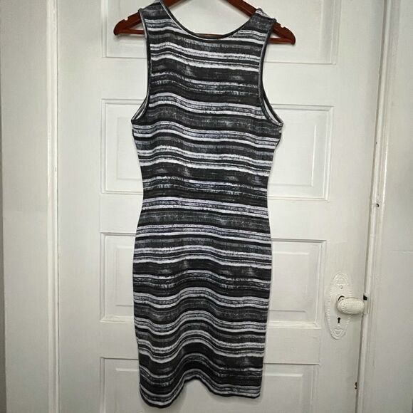 Ideology Summer Sleeveless Dress Pullover - Picture 5 of 8